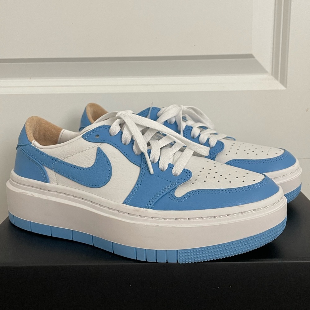 Womens Air Jordan 1 Elevate Low SE - White/University Blue